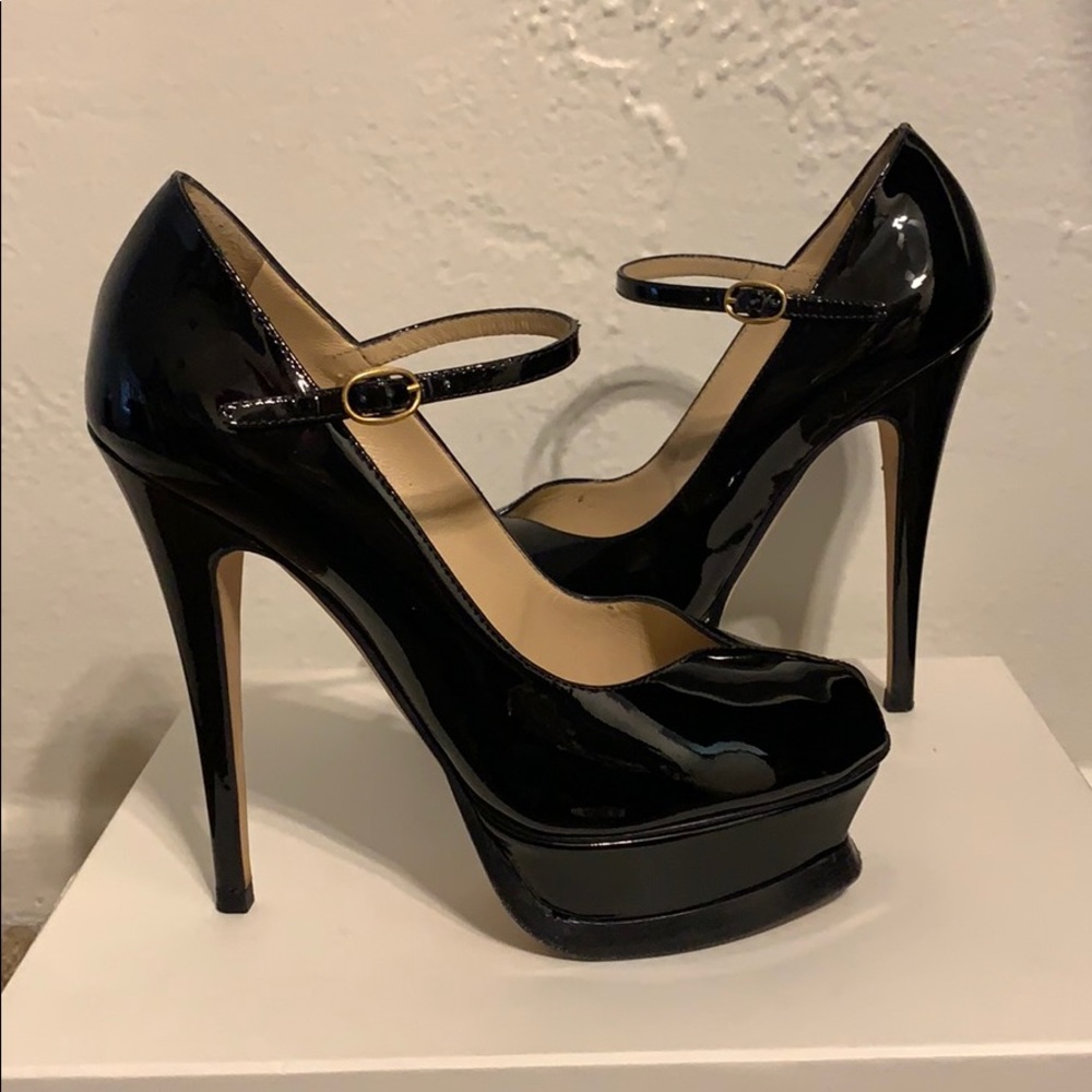 Yves Saint Laurent patent leather pumps